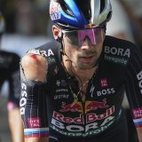 Primoz Roglic lors de son arrivée jeudi à Villeneuve-sur-Lot KEYSTONE/AP/Daniel Cole